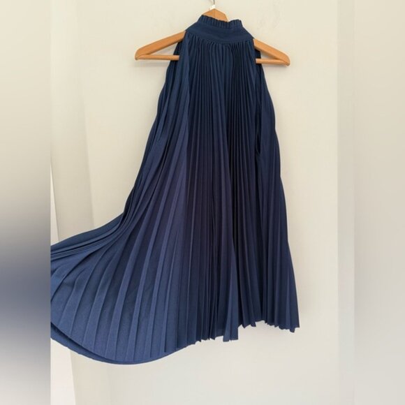 Aritzia Babaton 1-01 Navy Pleated Guell Blouse Navy Blue Pleated Camisole - Picture 8 of 9